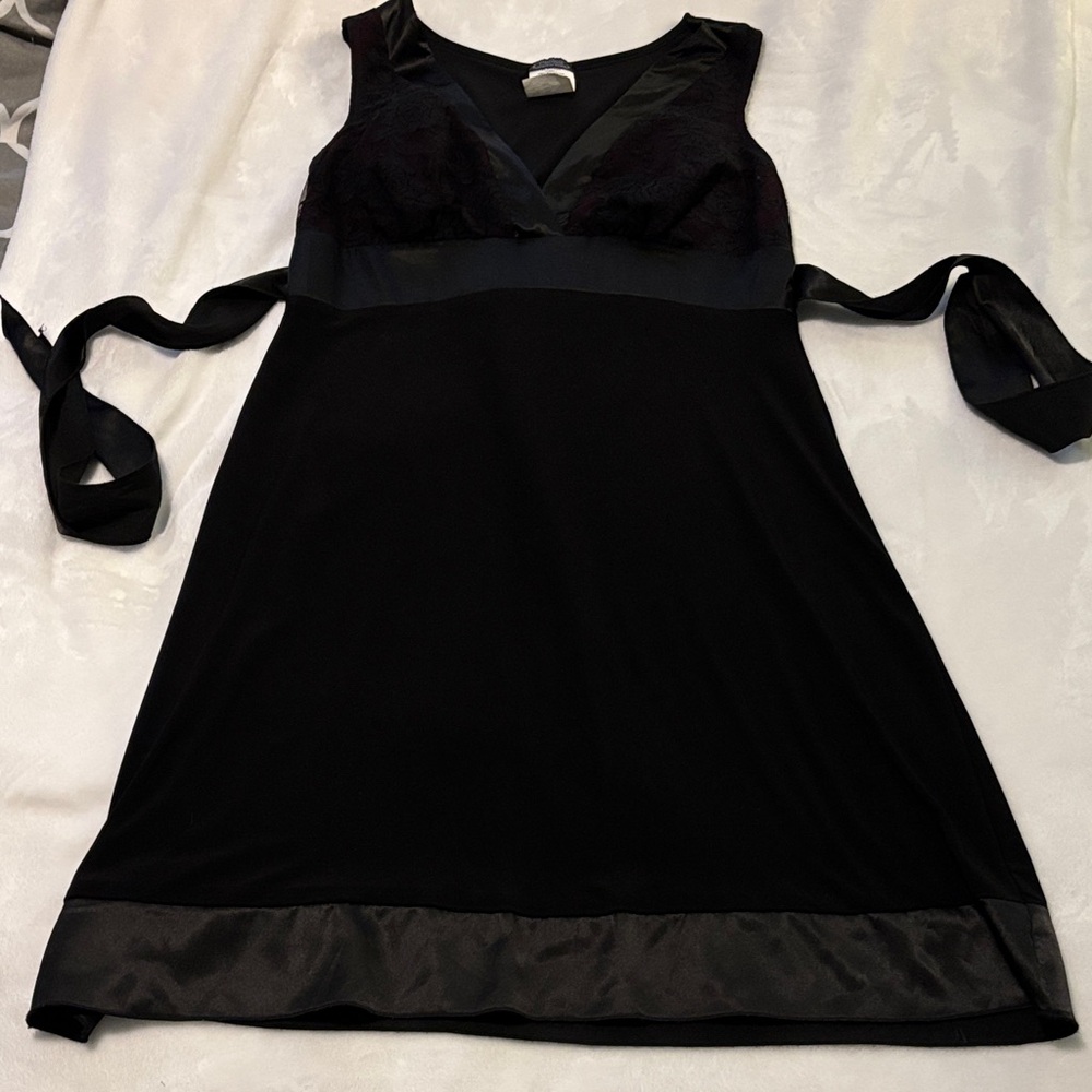 Chic Black Sleeveless Midi Dress